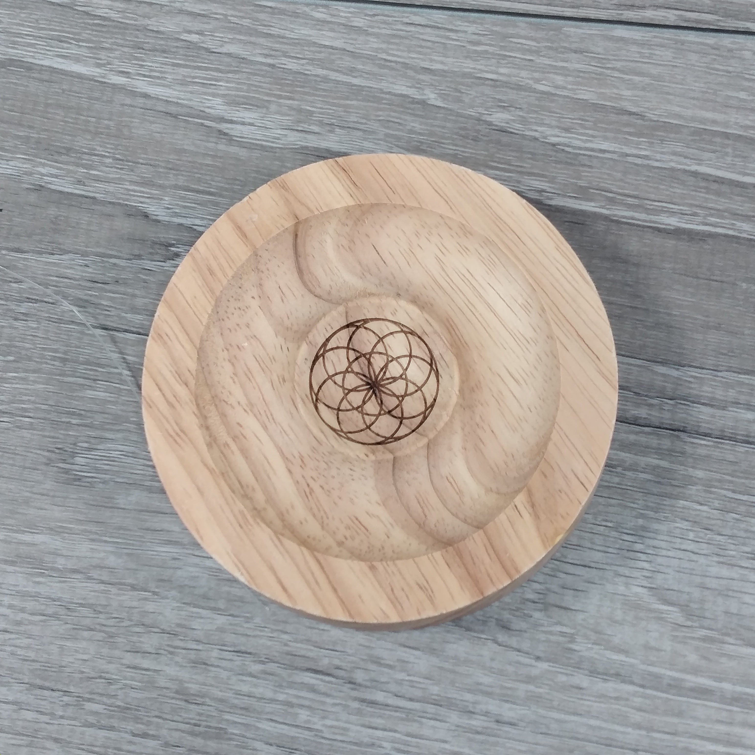 crystal sphere holder for retailers