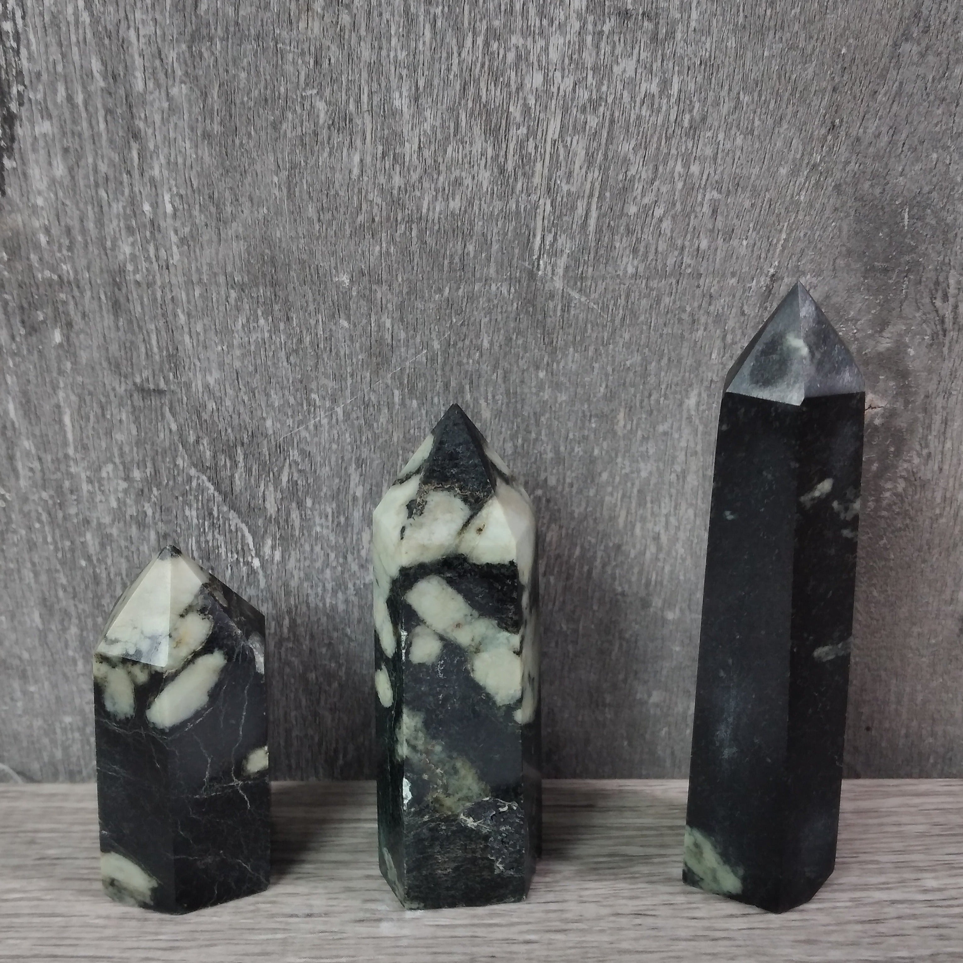 chrysanthemum stone obelisk points