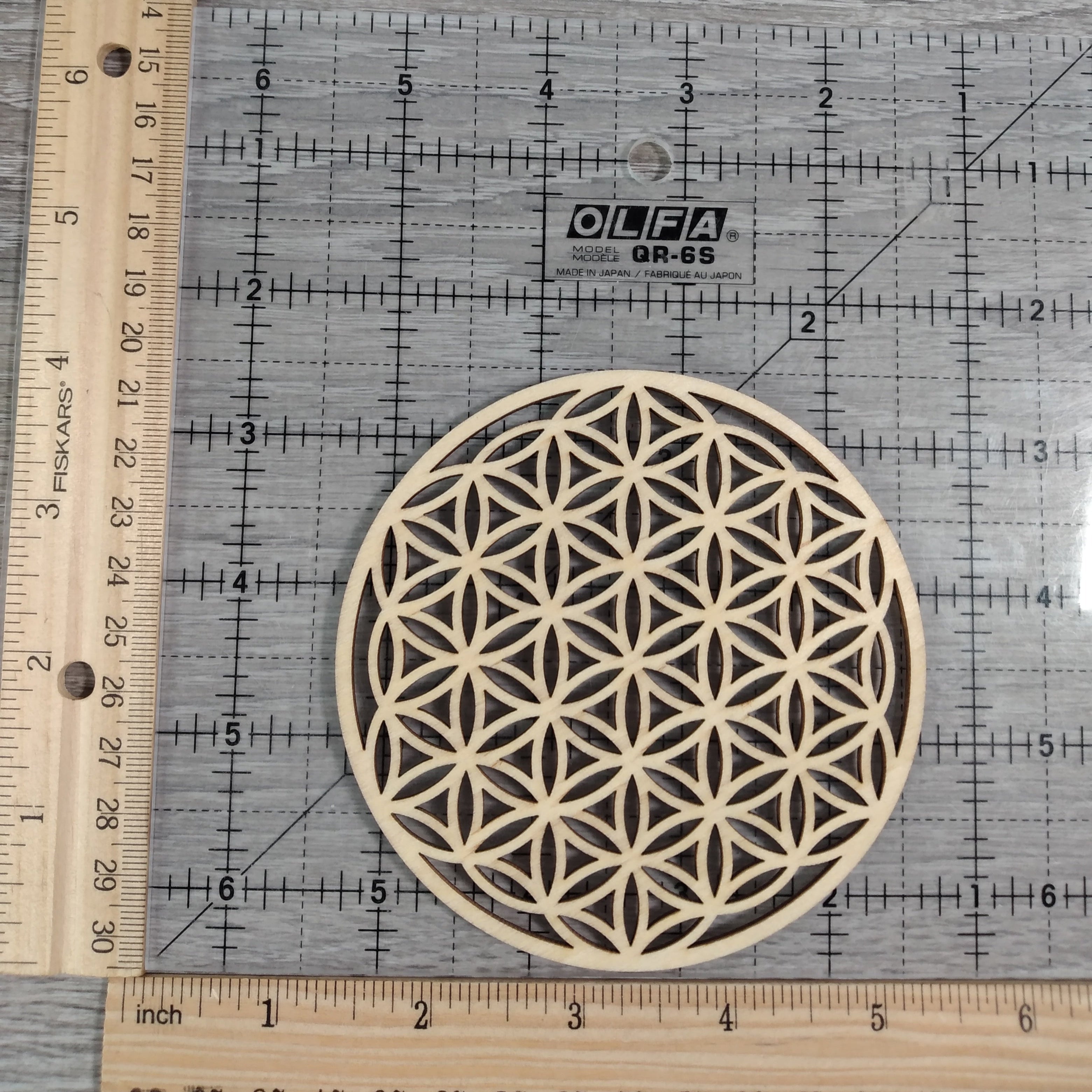 display grid board for crystal retailers