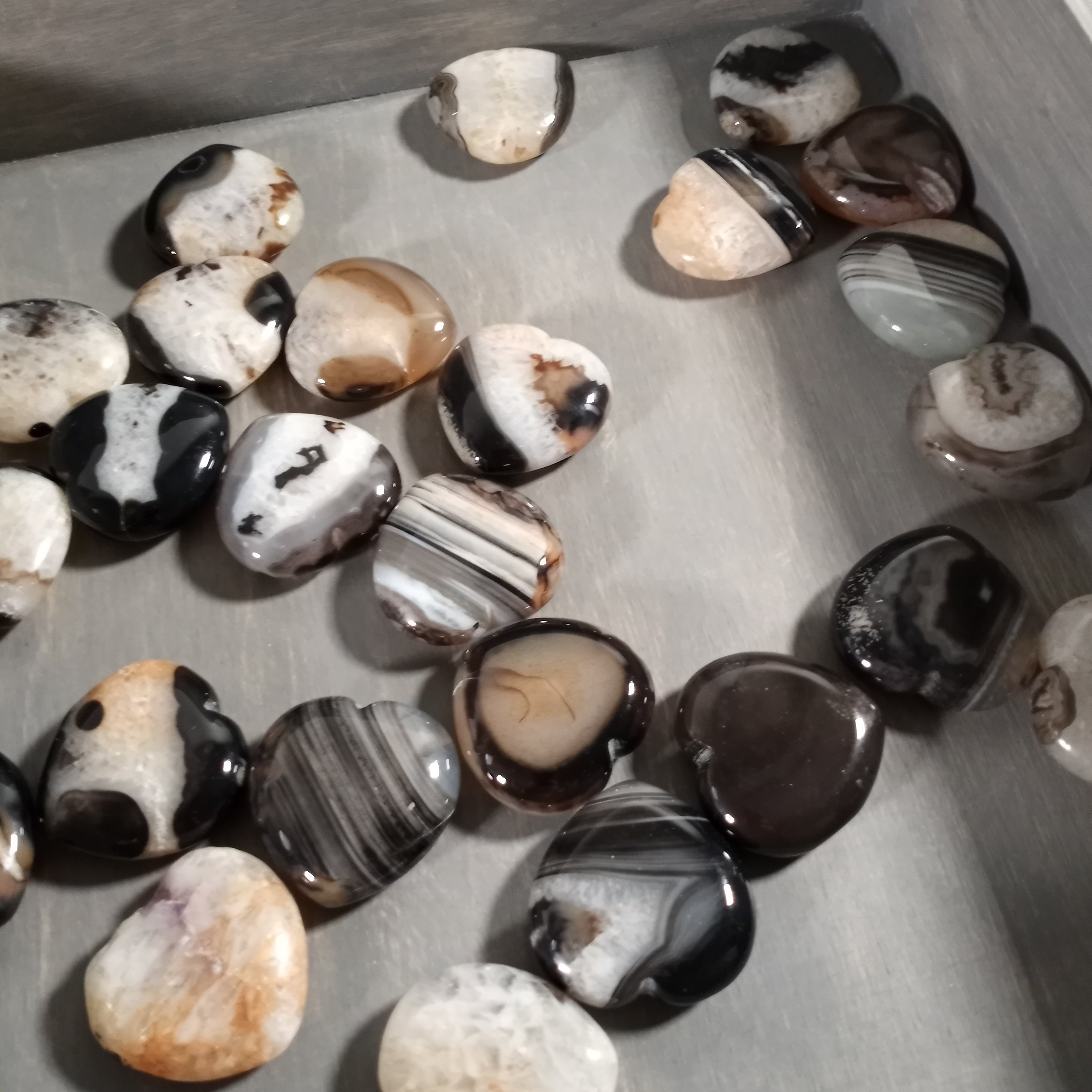 Banded Agate Bulk gemstone heart carvings