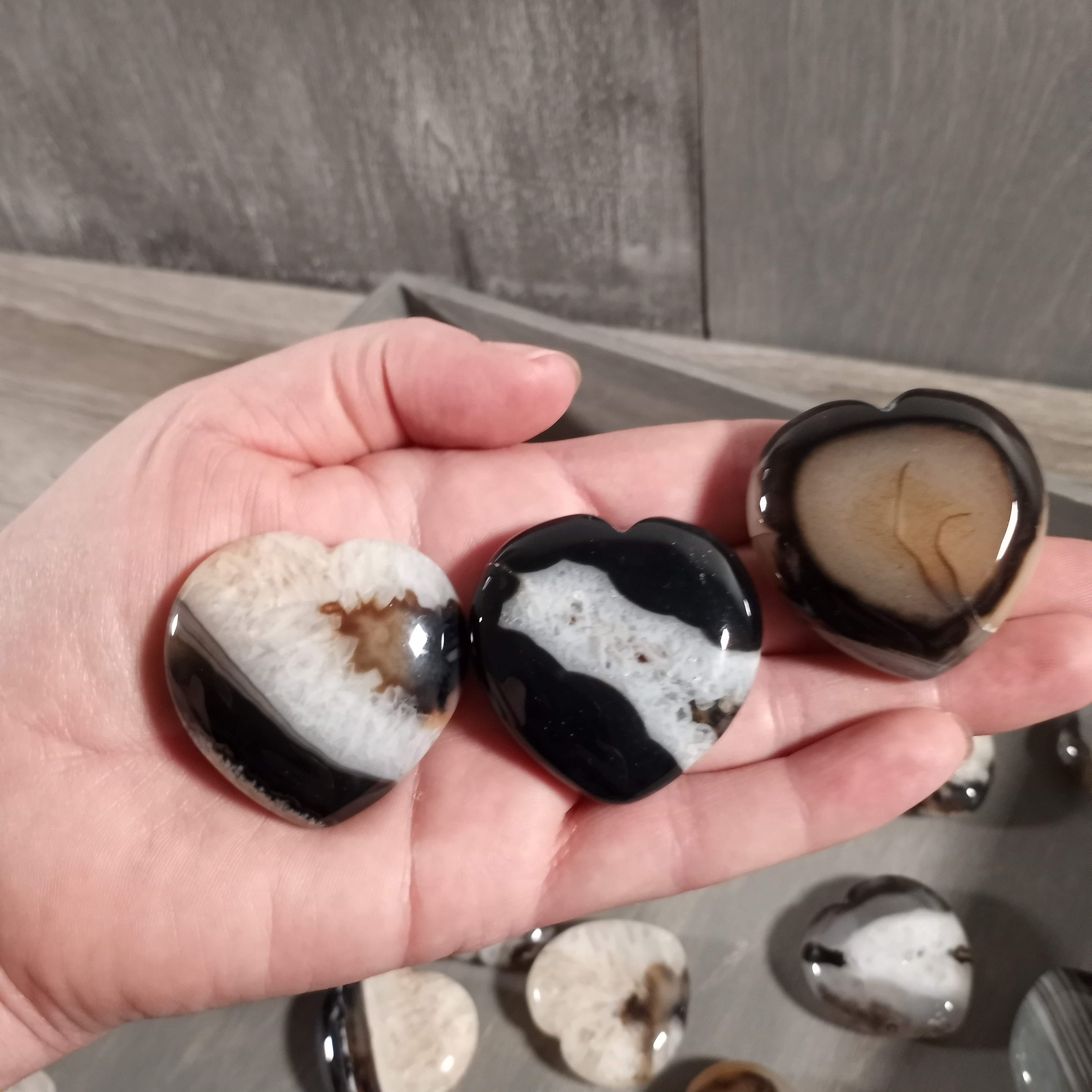 Polished Agate gemstone heart for resale