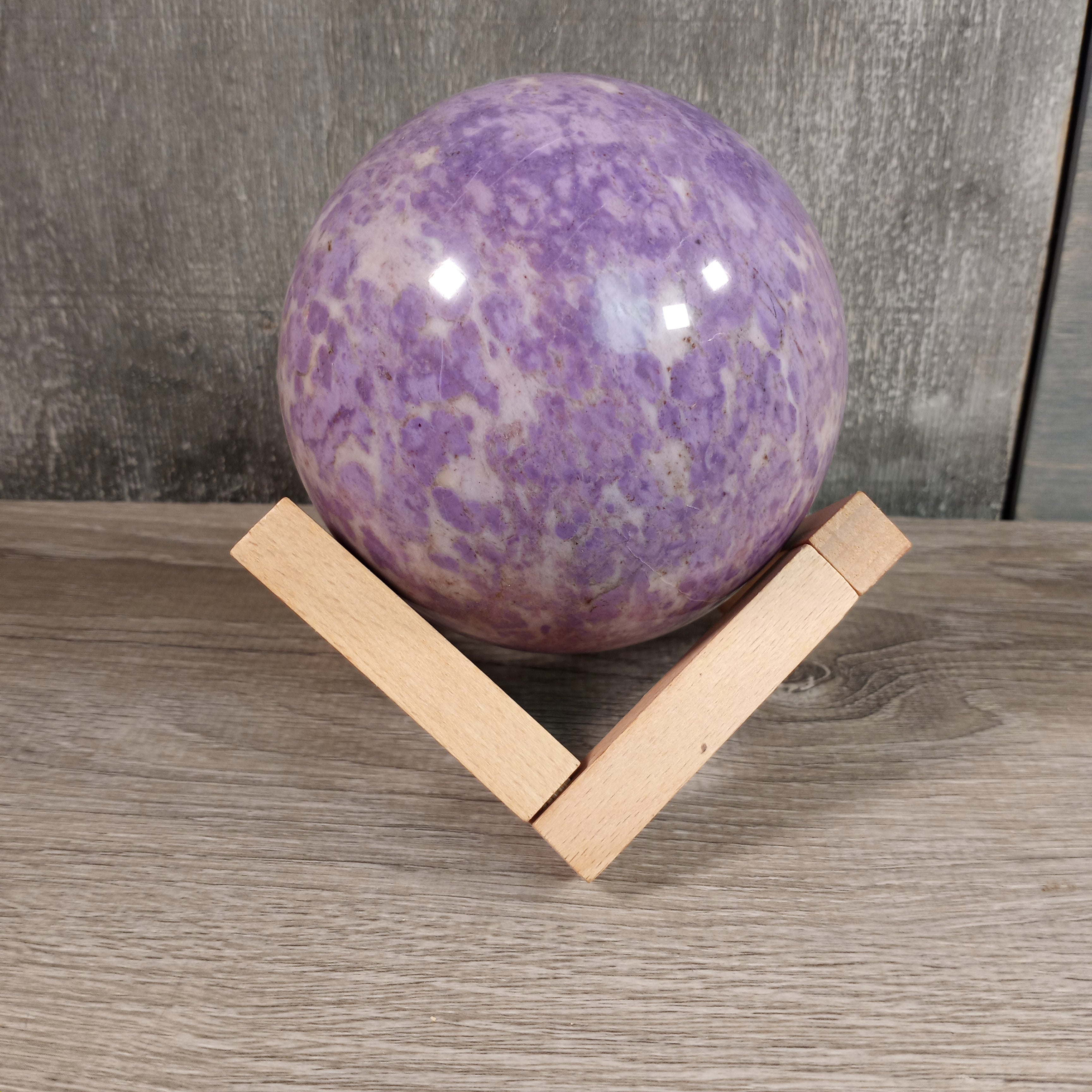 Wood Cubic Specimen and Sphere Stand
