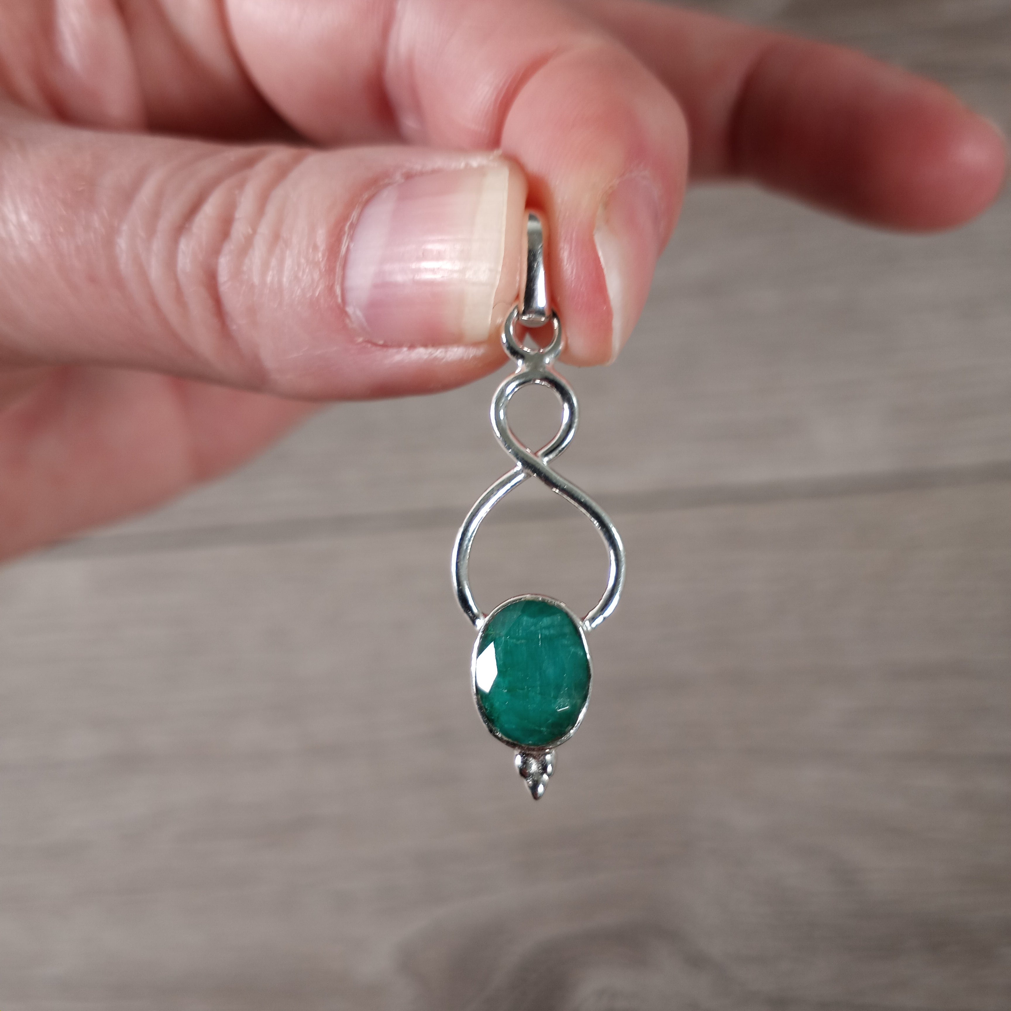 Emerald 925 silver crystal pendant - wholesale