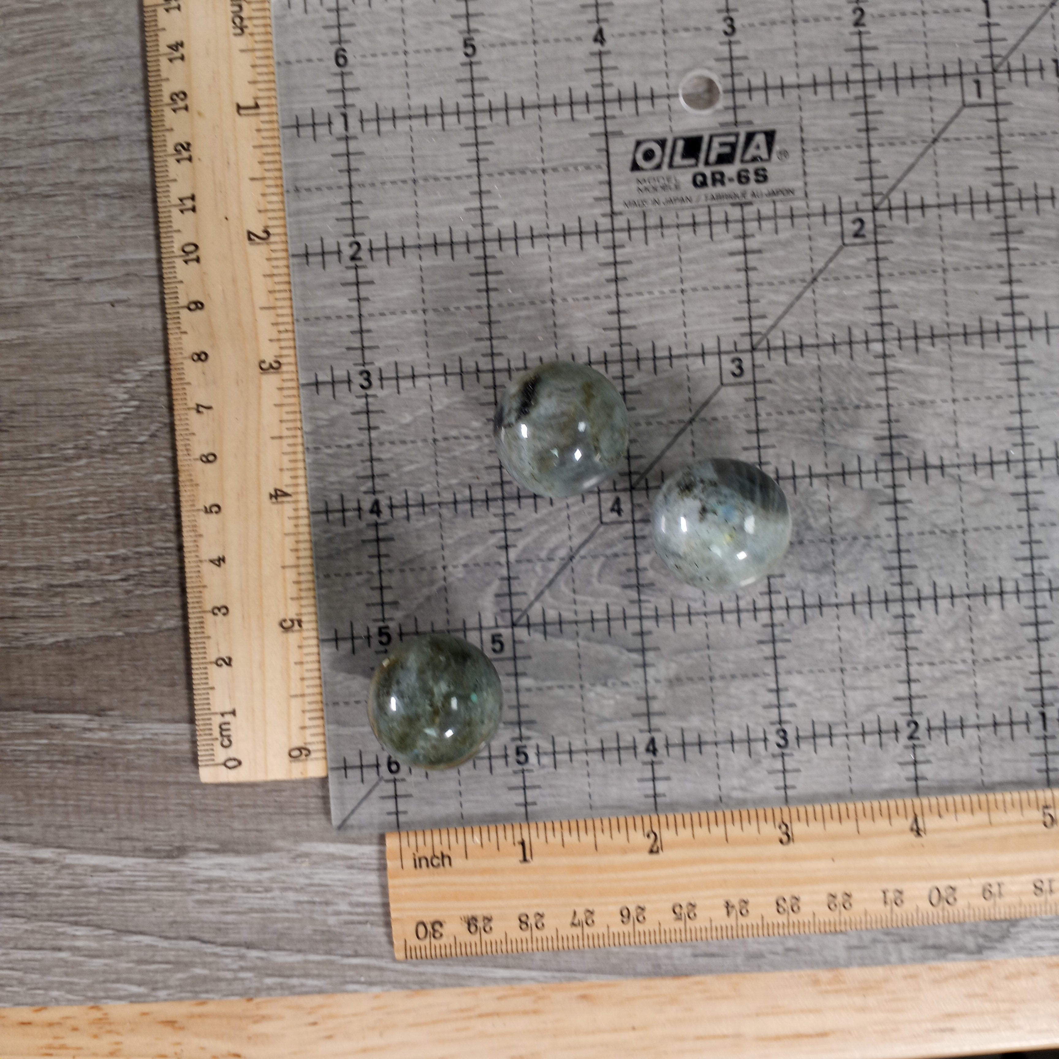 labradorite gemstone sphere small size for display wholesale