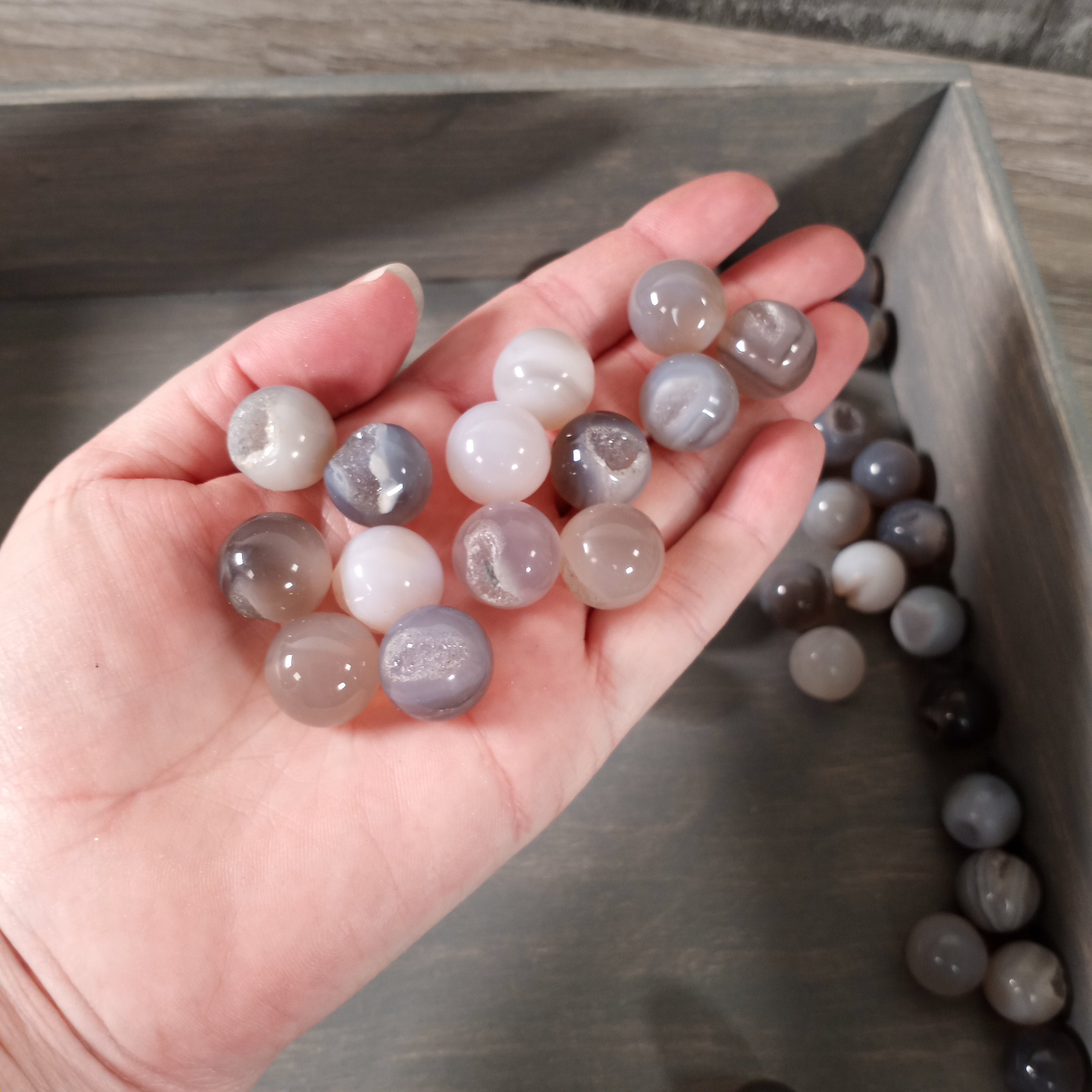 agate bulk crystal spheres
