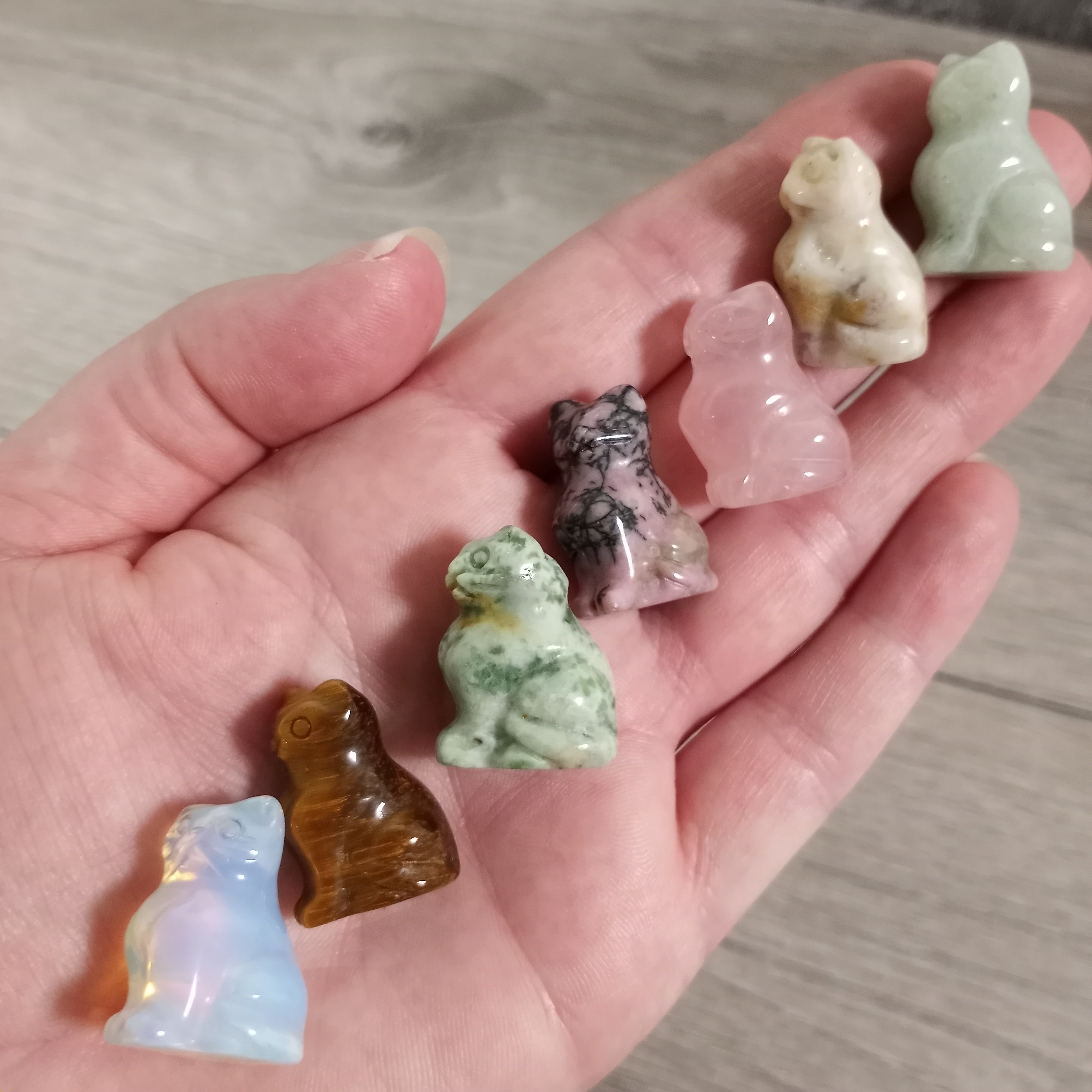 Crystal animal figurine featuring a carved cat design
