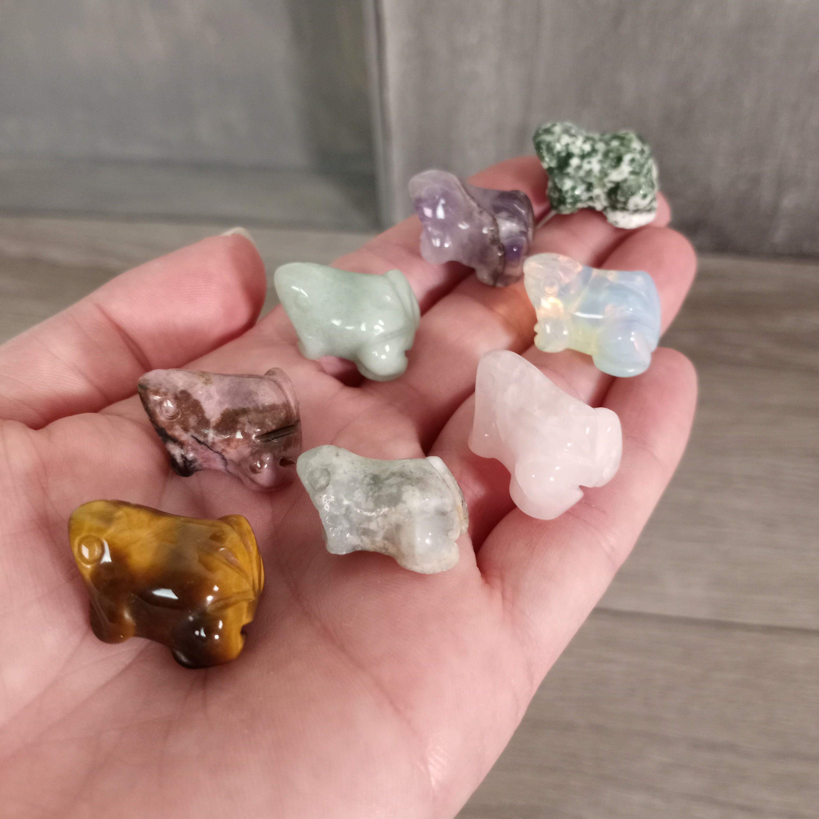 assorted stone frog figurine for spiritual resale