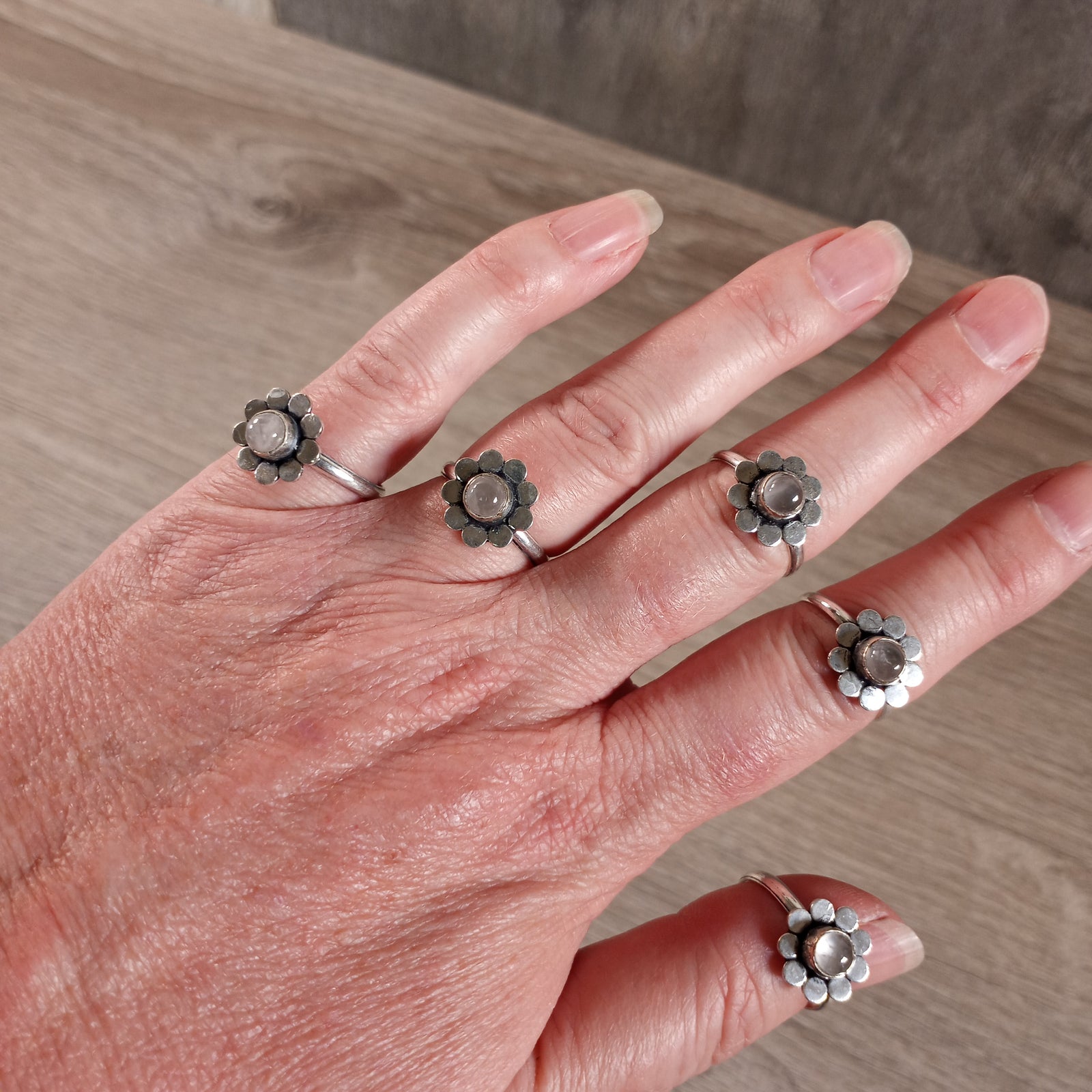 Rose quartz floral gemstone ring wholesale