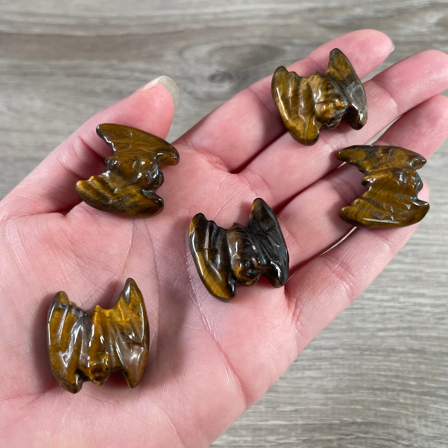 Tiger eye bat carved figurines for spiritual stores