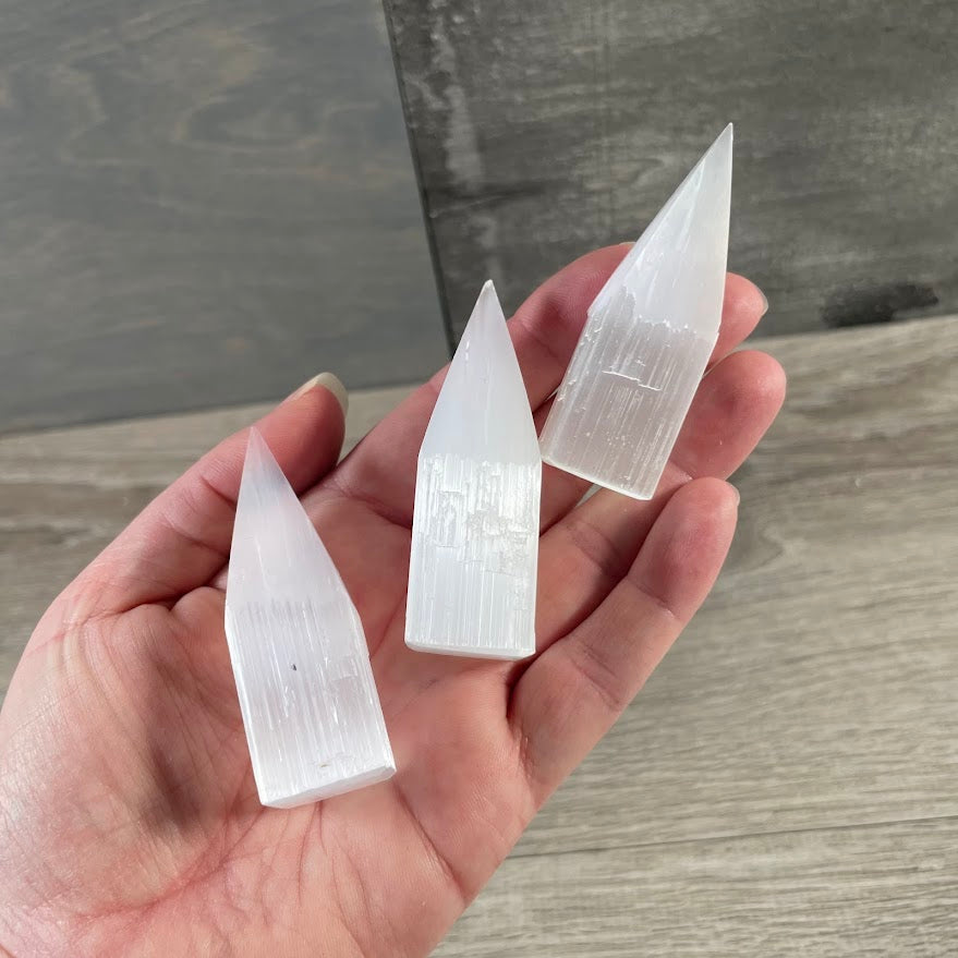 Selenite Small Stones Polished – Cleansing Crystals for Retail