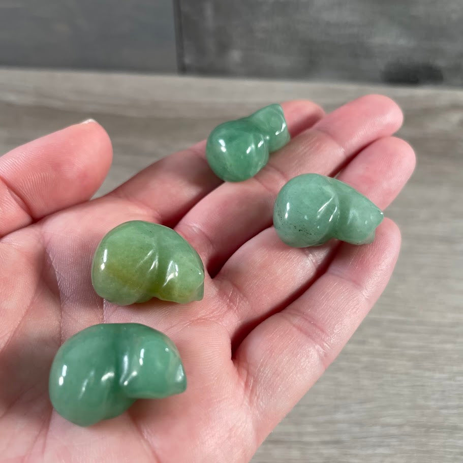 Natural aventurine crystal cat figurine for gift shops