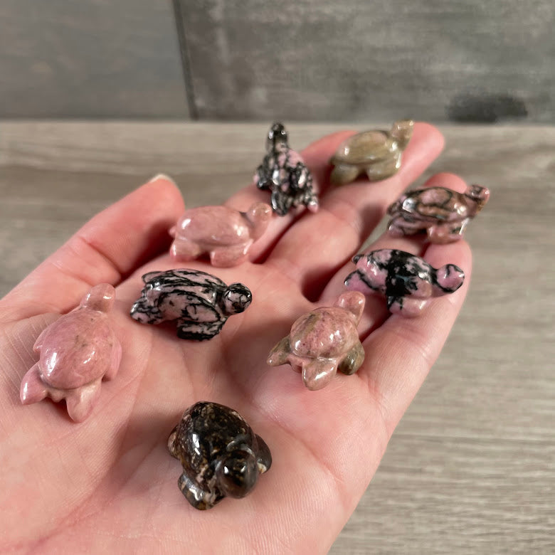 Gemstone Sea Turtle Figurines – Small Assorted Crystal Statues