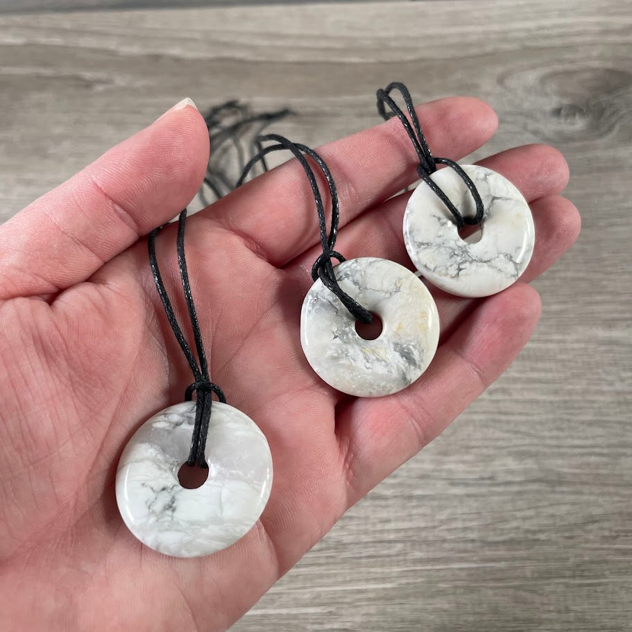howlite wholesale gemstone donut pendant for crystal healing jewelry