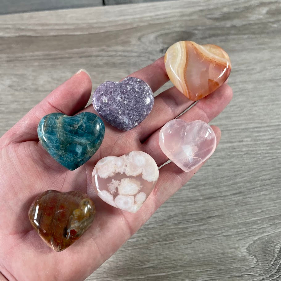 wholesale Madagascar crystal hearts gift shop supplies