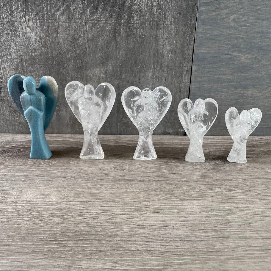 Bulk crystal figurines for retailers