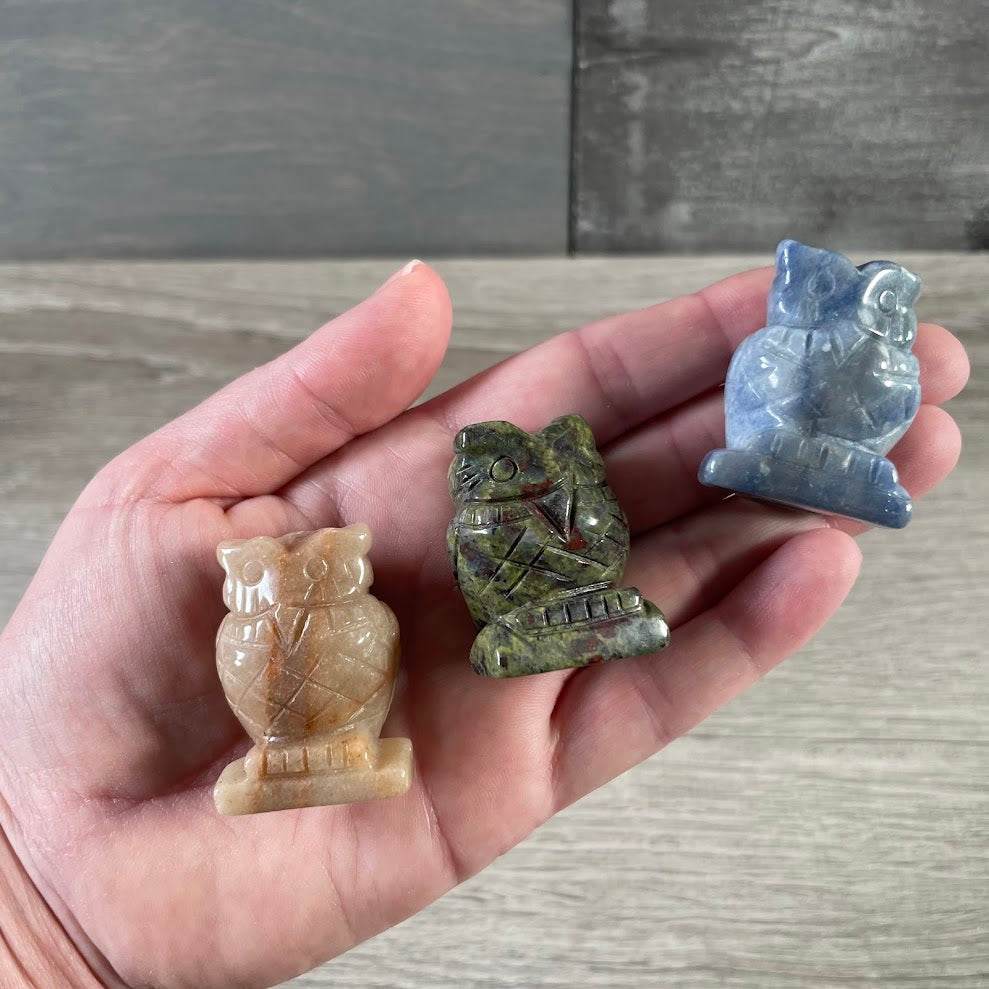 Gemstone owl decor piece with natural color and pattern variations