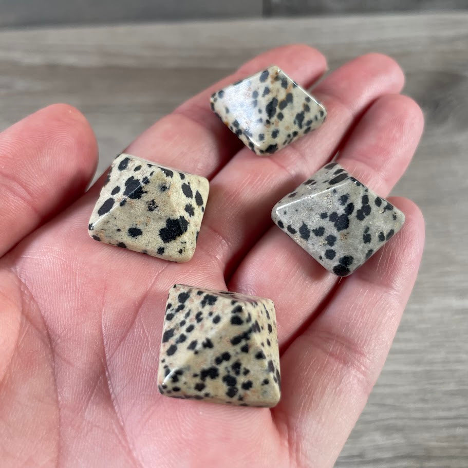 dalmatian jasper wholesale gemstone pyramid for home décor