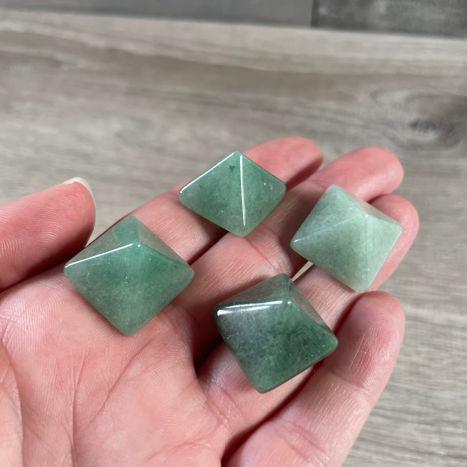 aventurine gemstone pyramid energy amplifier