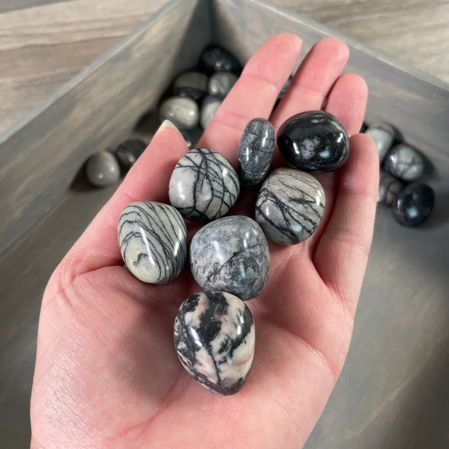 wholesale tumbled spider web jasper for gift shops