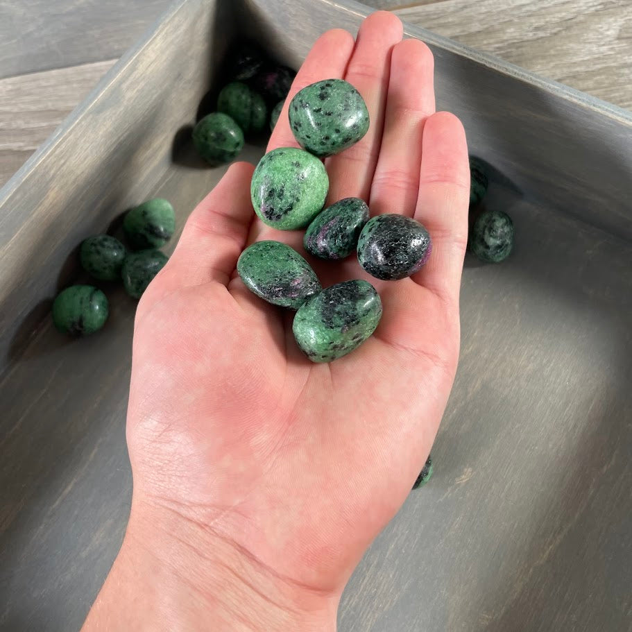 Wholesale Ruby in Zoisite polished stones 1 lb