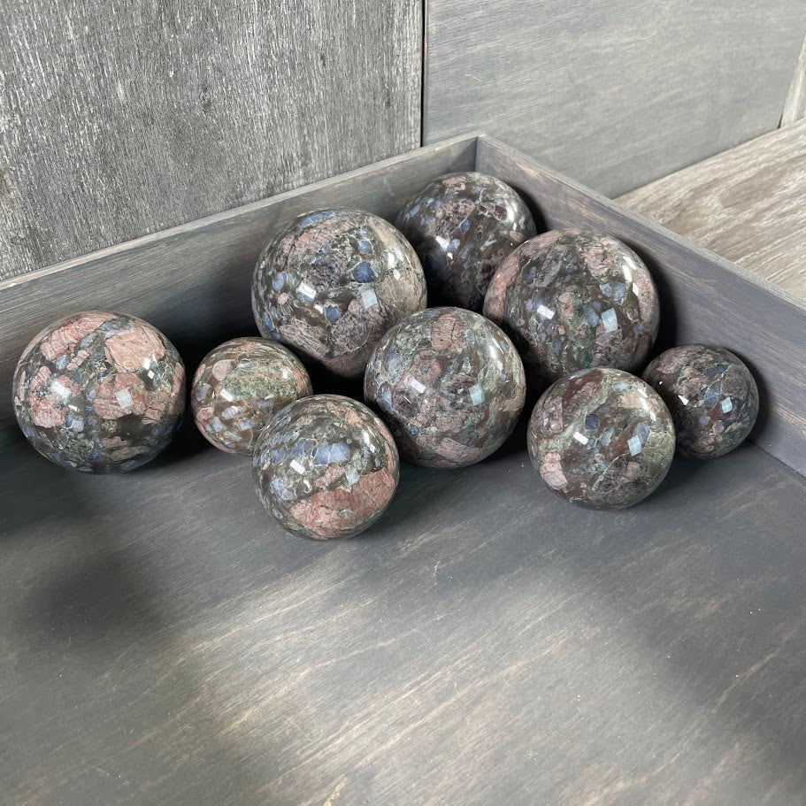 Que Sera Sera polished spheres