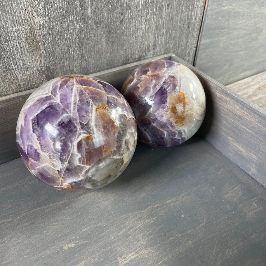 Amethsyst bulk spheres