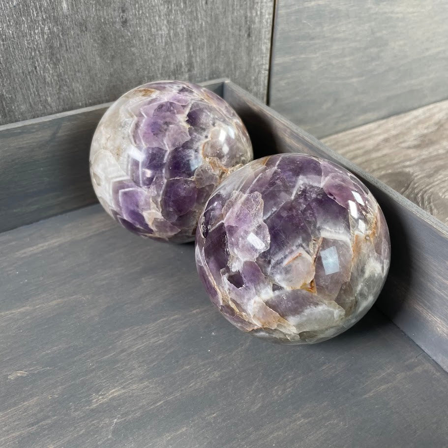 Amethyst spheres for meditation