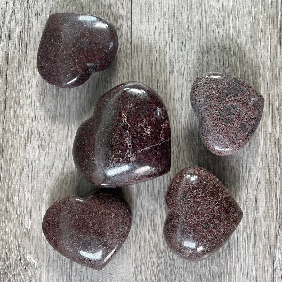 garnet natural stone heart carvings