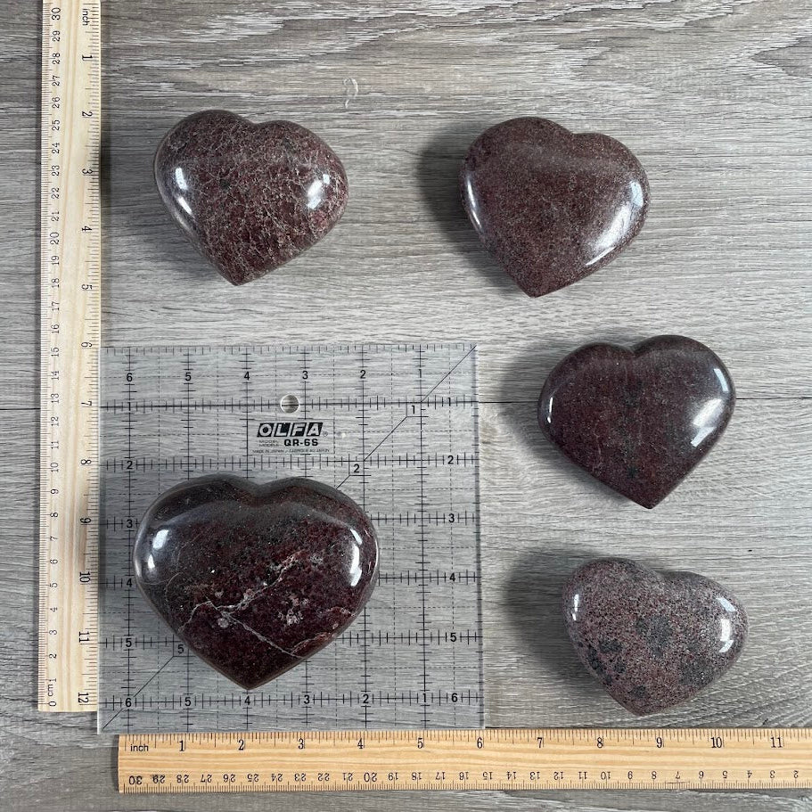 garnet natural stone heart carvings