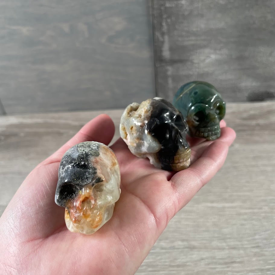 Assorted Gemstone Skull Figurines – Crystal Carvings in Bulk