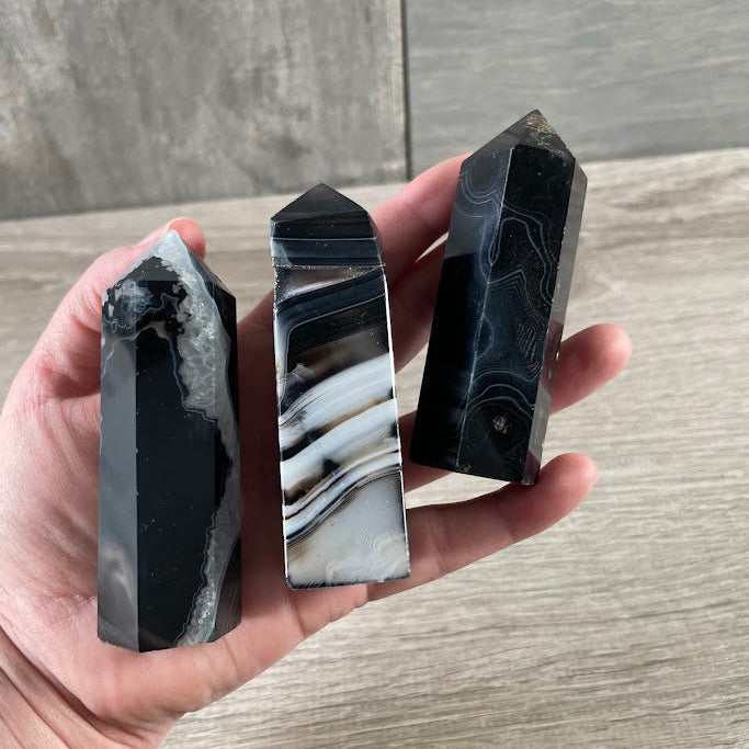 Black sardonyx obelisk wholesale for gift shops