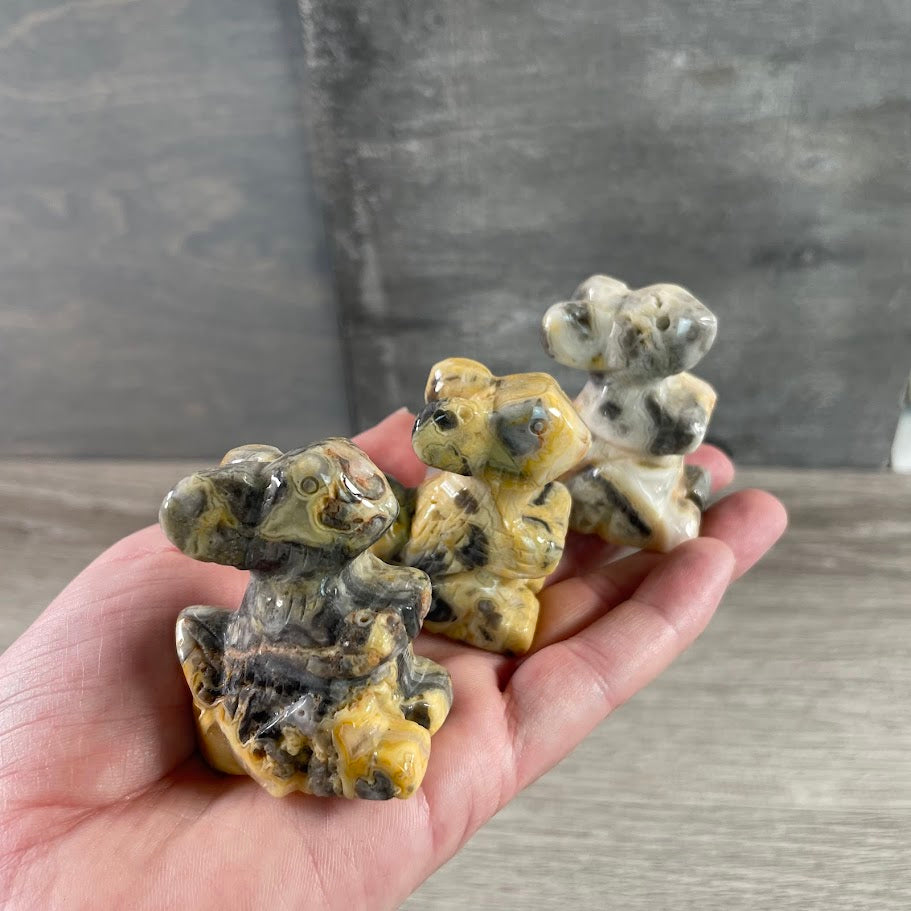 Crazy Lace chipmunk figurine medium size – wholesale metaphysical animal carving