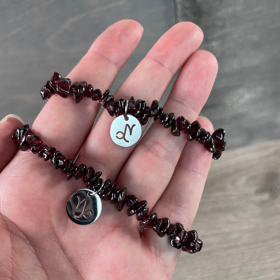 Wholesale zodiac bracelets with natural crystal chips