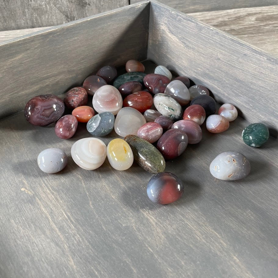 Bulk mixed agate tumbled crystals for resale