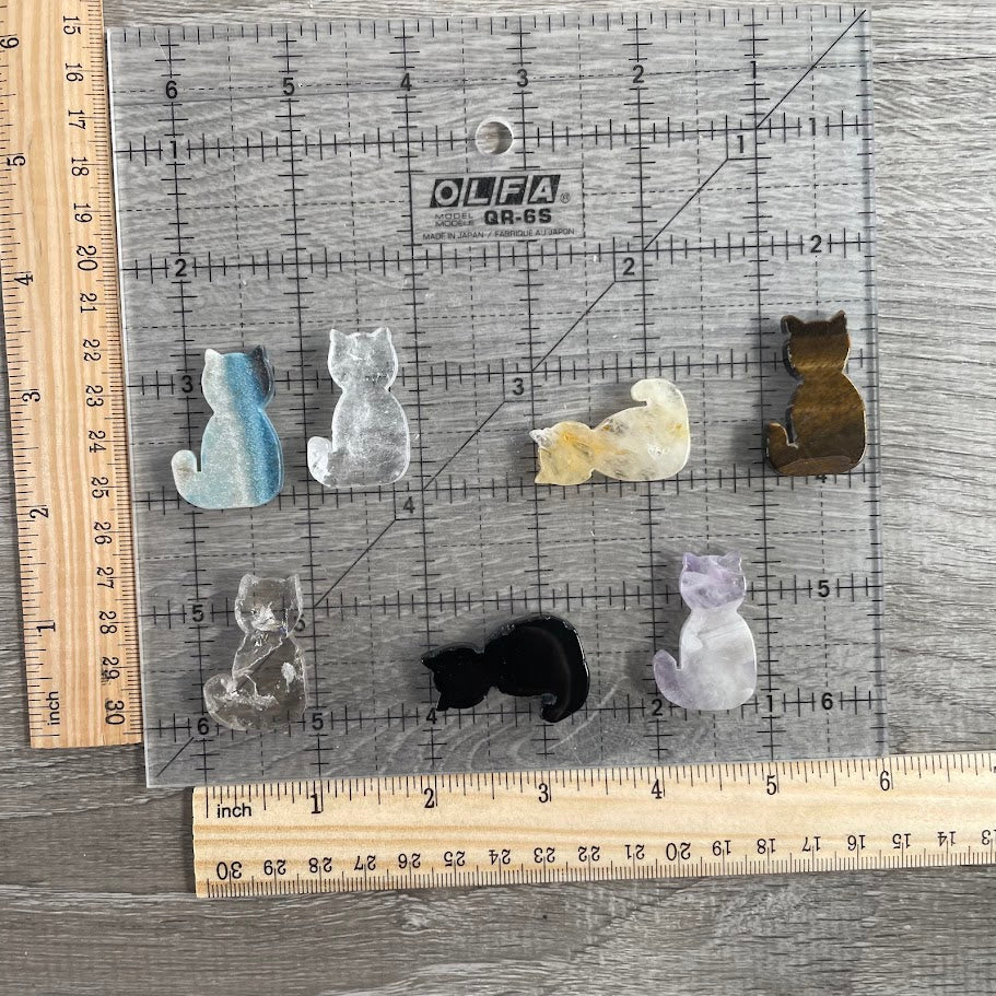 Flat Cat Figurine – Small Crystal Carving for Retailers