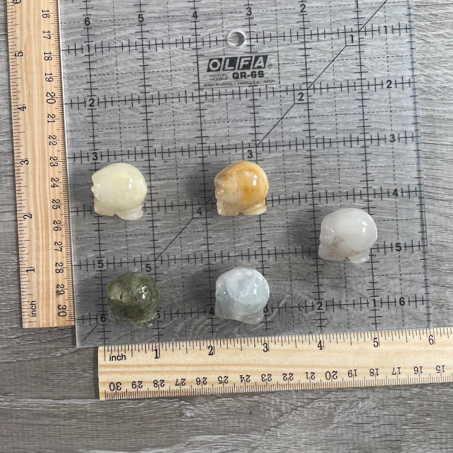 Assorted Gemstone Skull Figurines – Crystal Carvings in Bulk