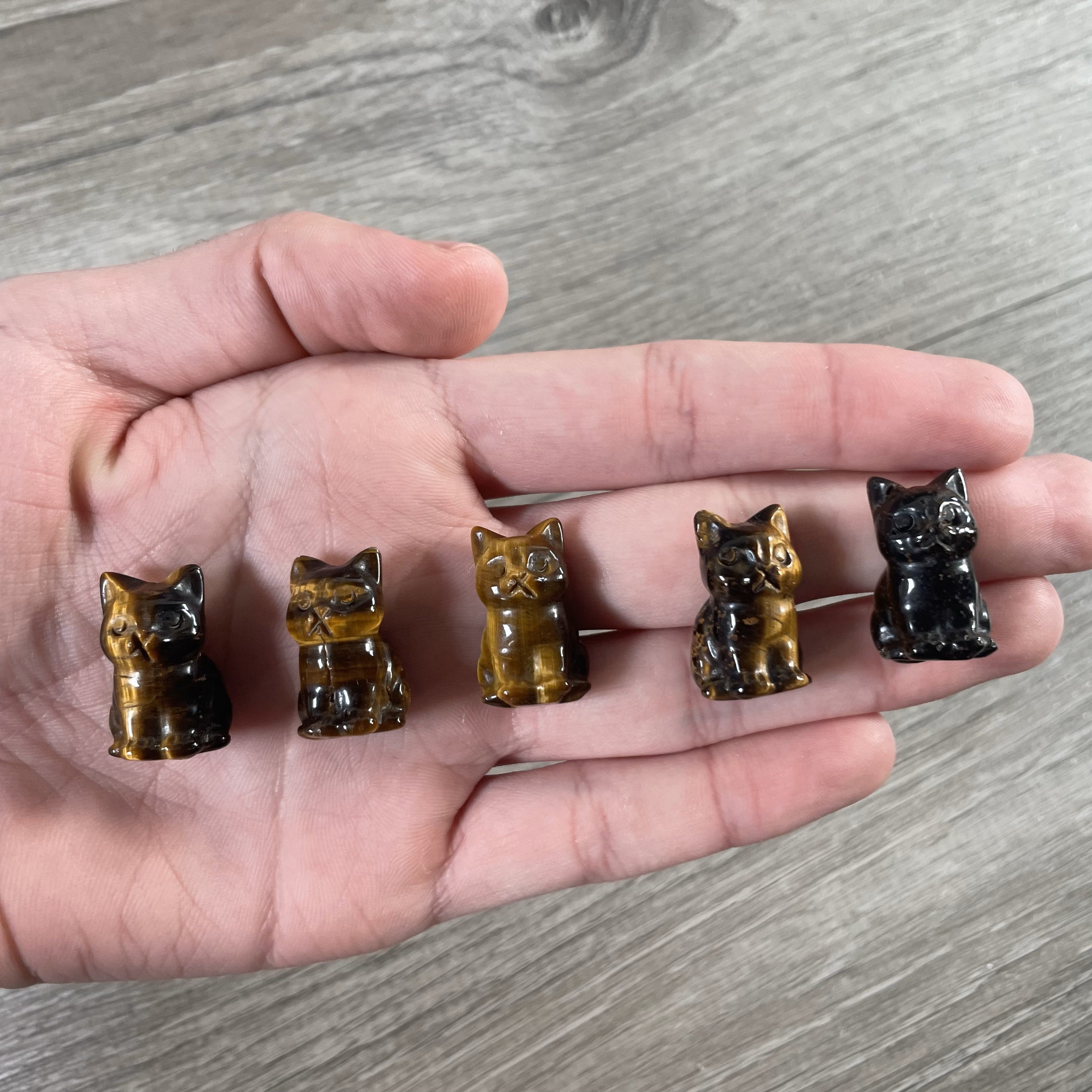 Tiger eye crystal cats figurine available for bulk purchase