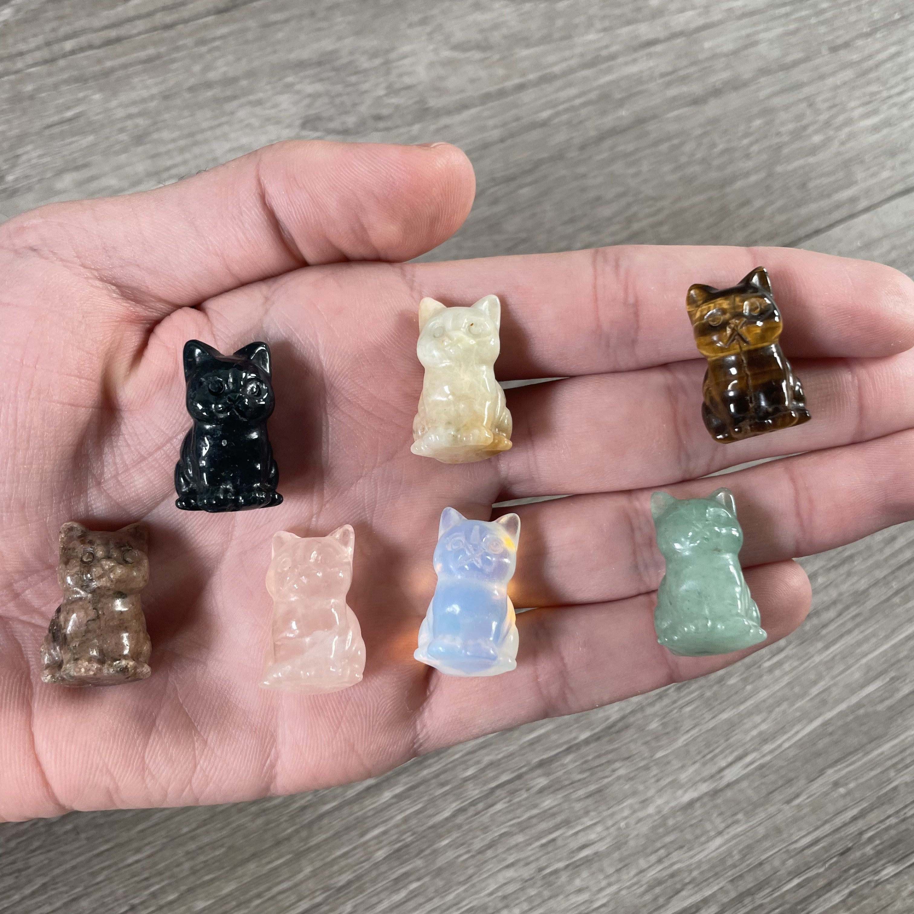 Wholesale gemstone cat carving in assorted gemstones