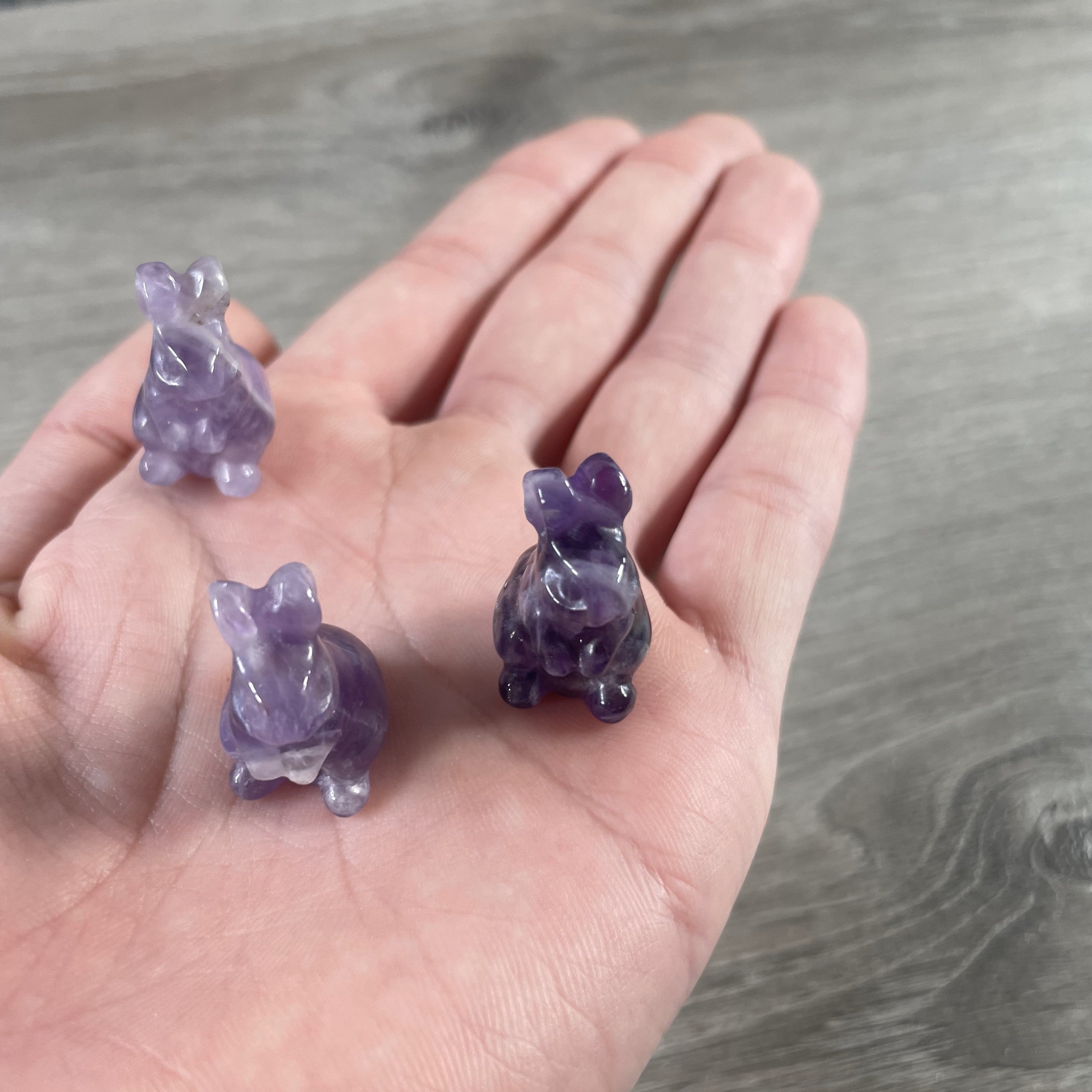 Amethyst Small carved gemstone bunny rabbit figurine, wholesale