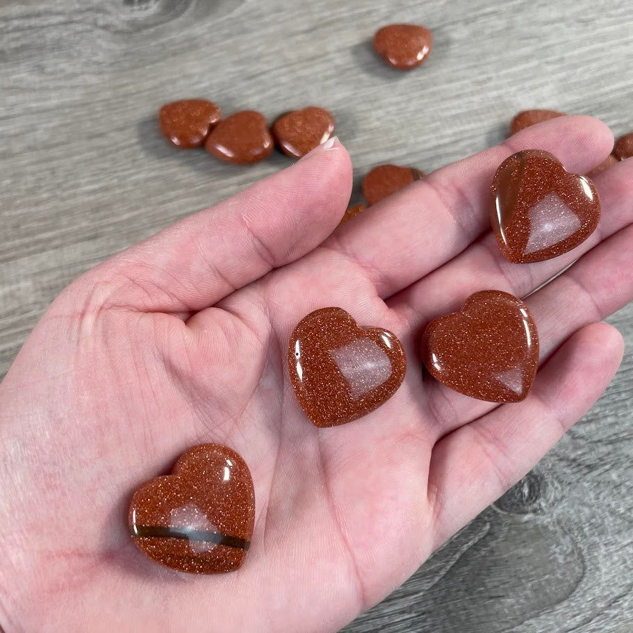 heart 1-inch wholesale flat crystal carving goldstone