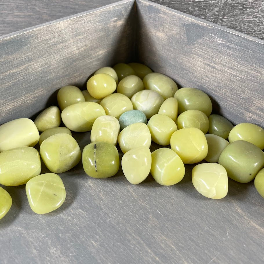 Bulk polished serpentine crystals for resale