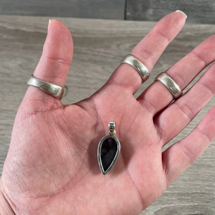 Sugilite Sterling Silver Jewelry – Bulk Rings & Pendants for Crystal Shops