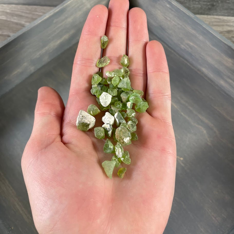 Peridot bulk crystals for metaphysical shops