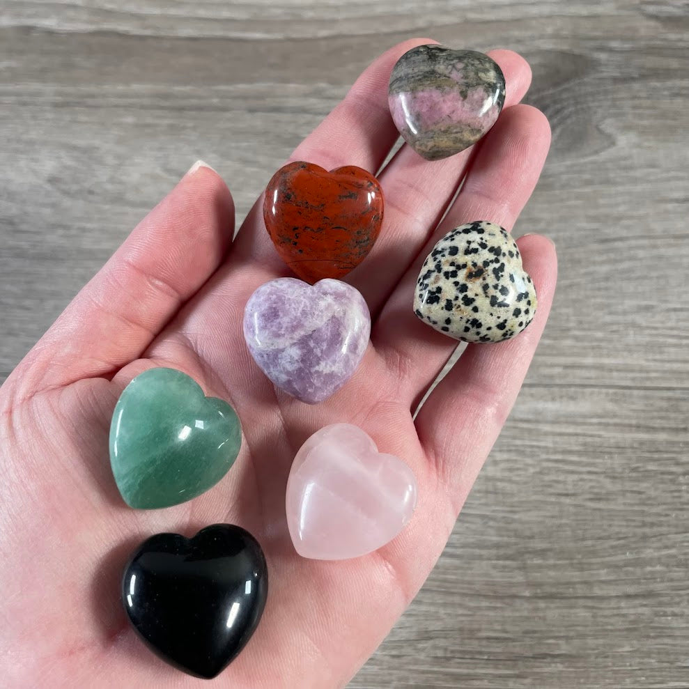 Assorted bulk crystal heart pendants for resale