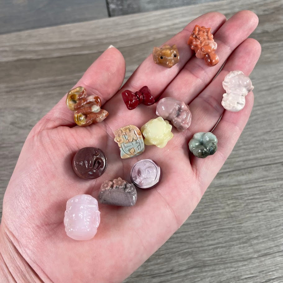 gift shop supplier for small figurines