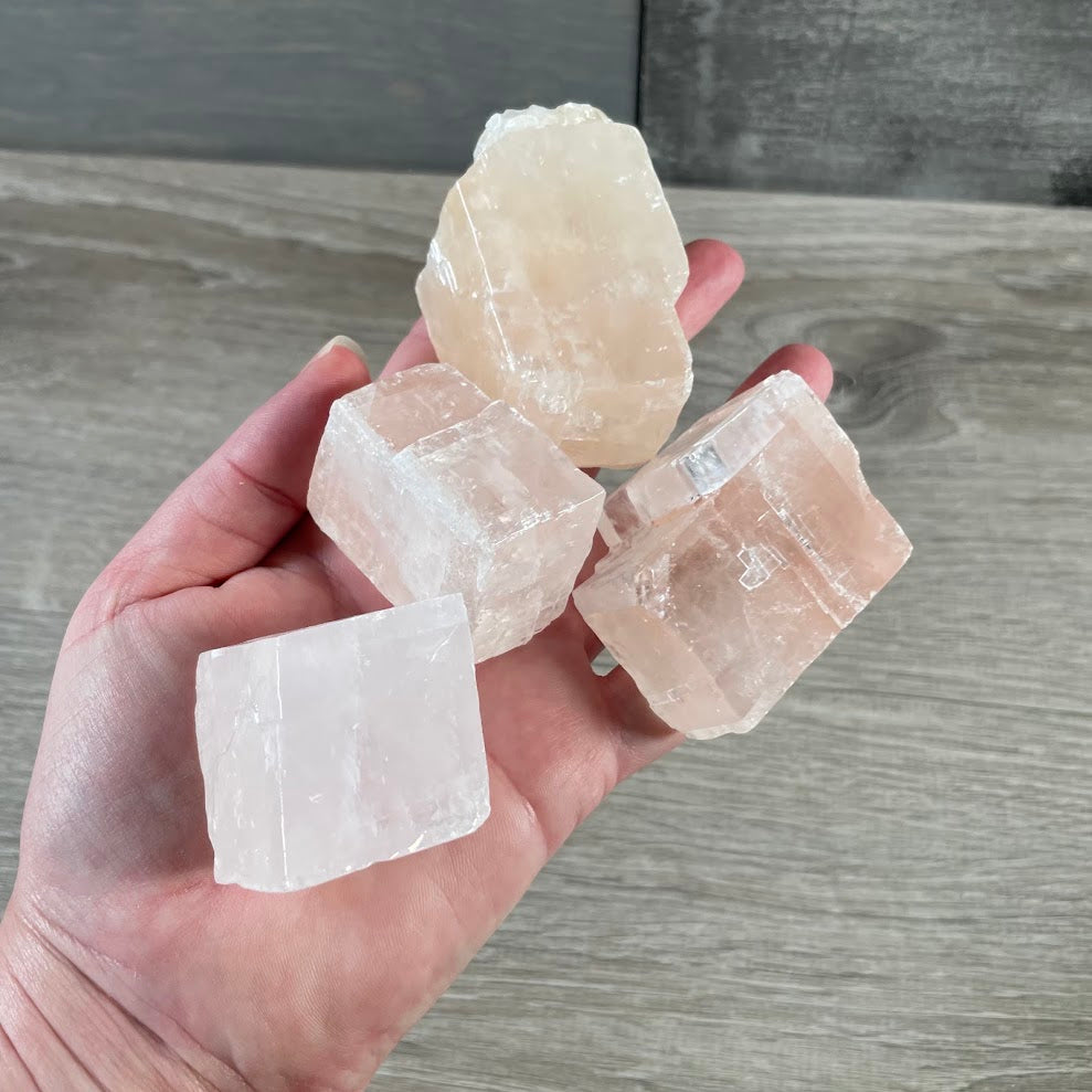 Bulk rhombose calcite stones for resale displays