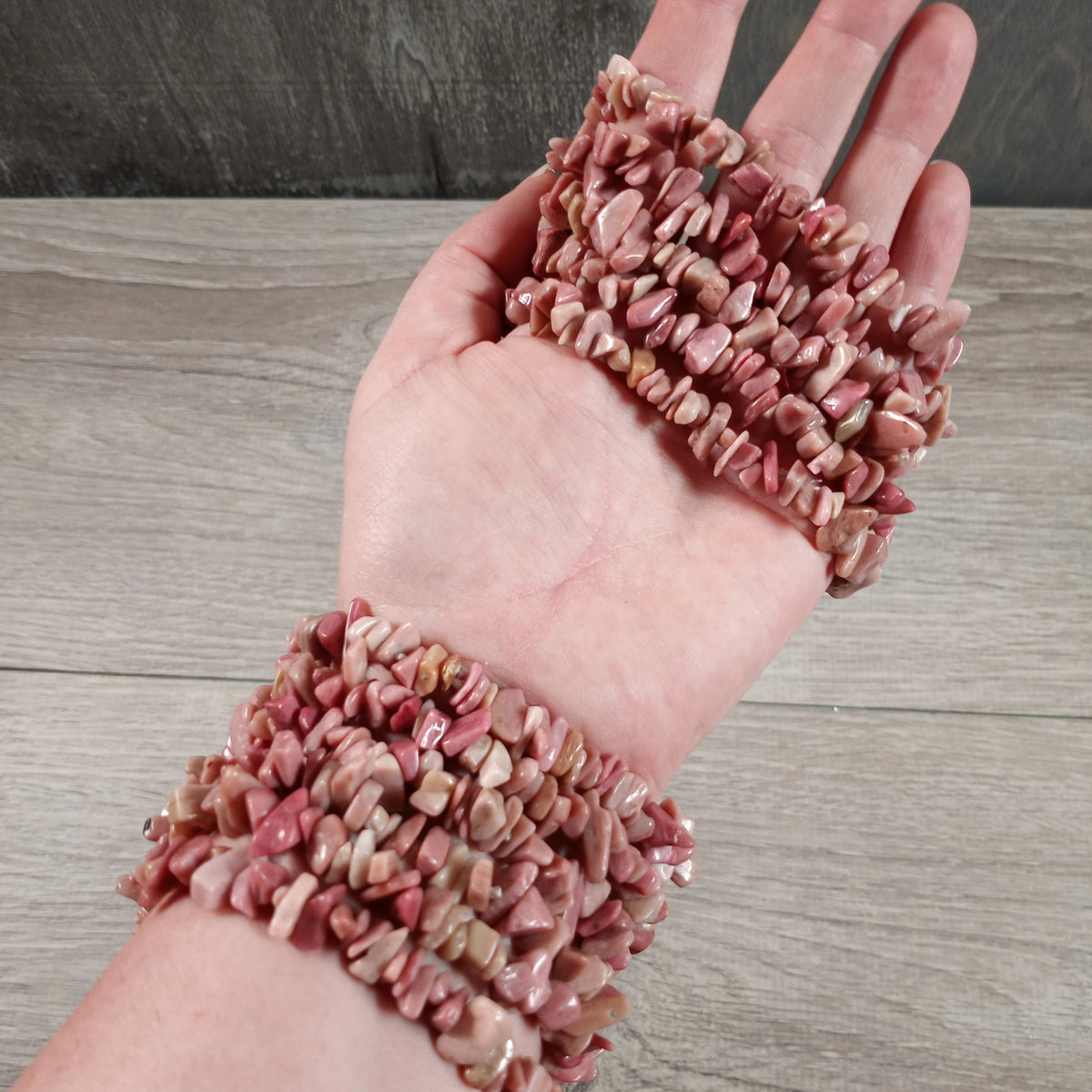 Wholesale rhodonite crystal chip bracelets with flexible stretch cord design