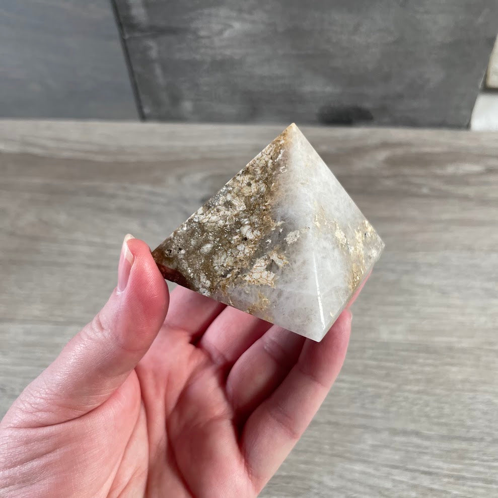 Wholesale crystal pyramids from Brazil for metaphysical and gift shops