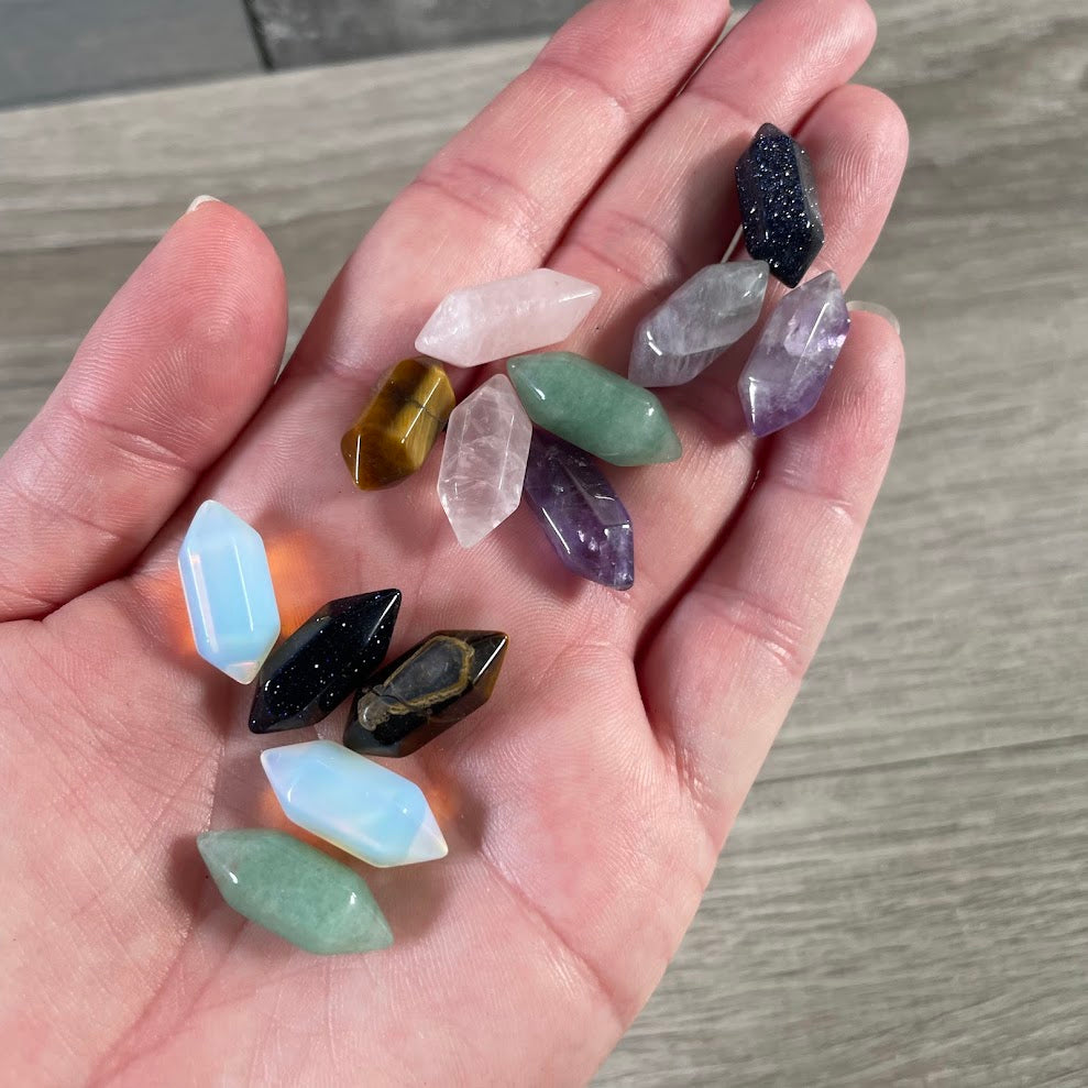 Wholesale small double terminated assorted crystal points