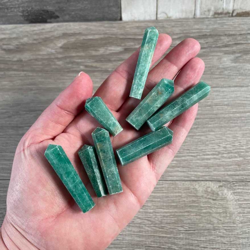 aventurine natural gemstone tapered obelisk hand carved in Afghanistan for wire wrapping, crafts and jewelry supplies